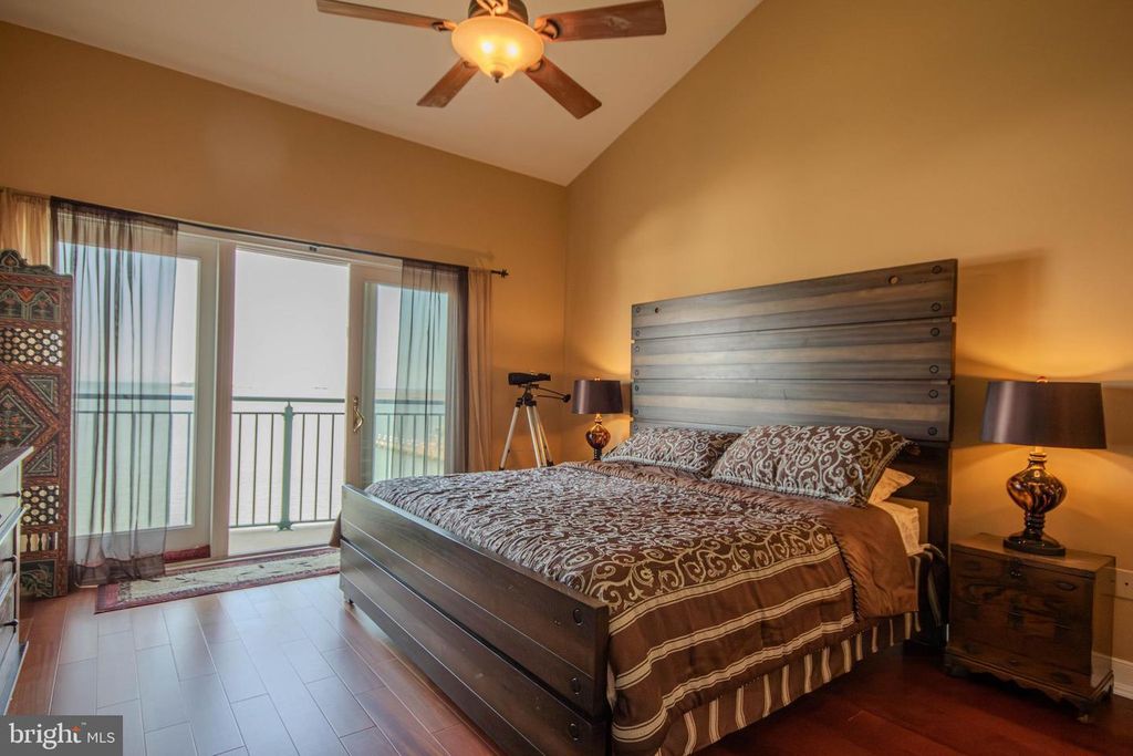 Image 19 of property listing at 1 DOCK ST #402, Crisfield, MD 21817