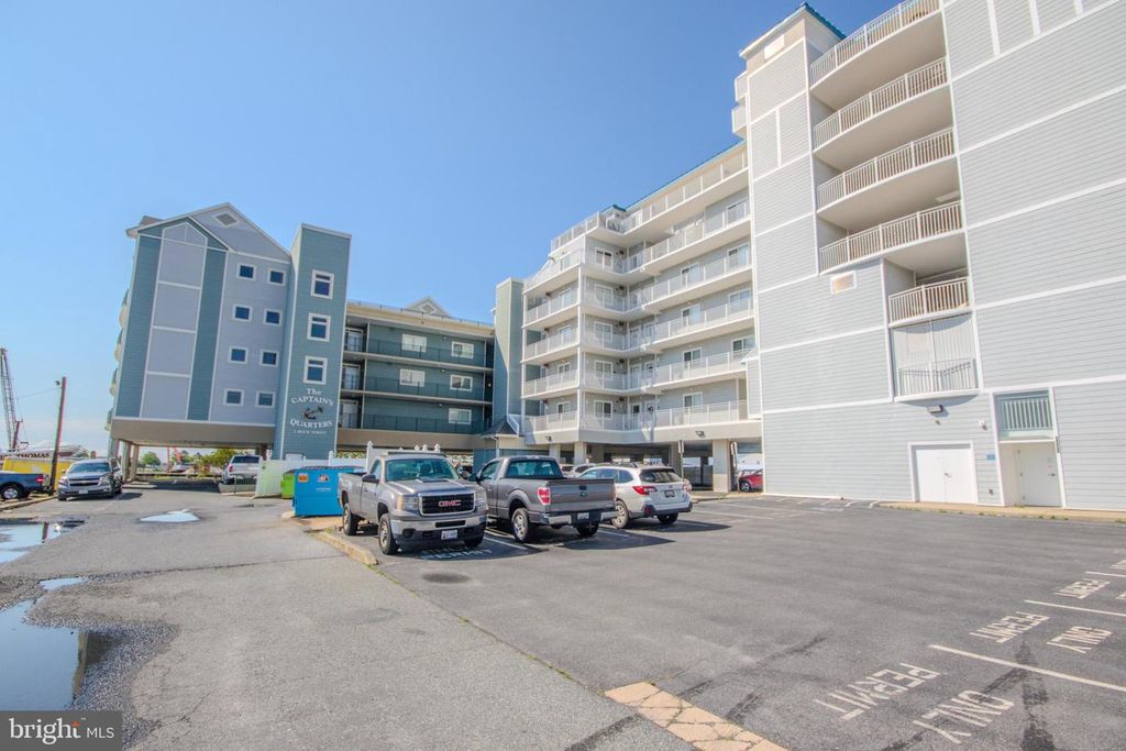 Image 2 of property listing at 1 DOCK ST #402, Crisfield, MD 21817
