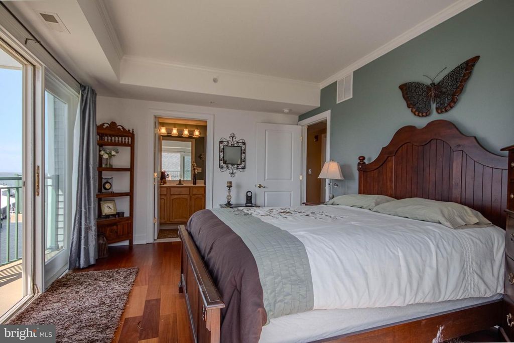 Image 26 of property listing at 1 DOCK ST #402, Crisfield, MD 21817