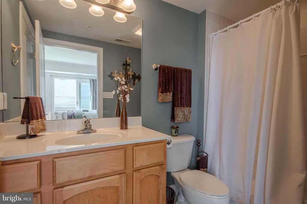 Image 27 of property listing at 1 DOCK ST #402, Crisfield, MD 21817