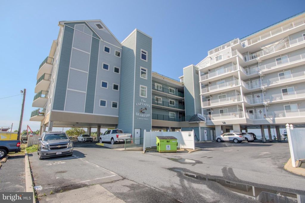 Image 3 of property listing at 1 DOCK ST #402, Crisfield, MD 21817