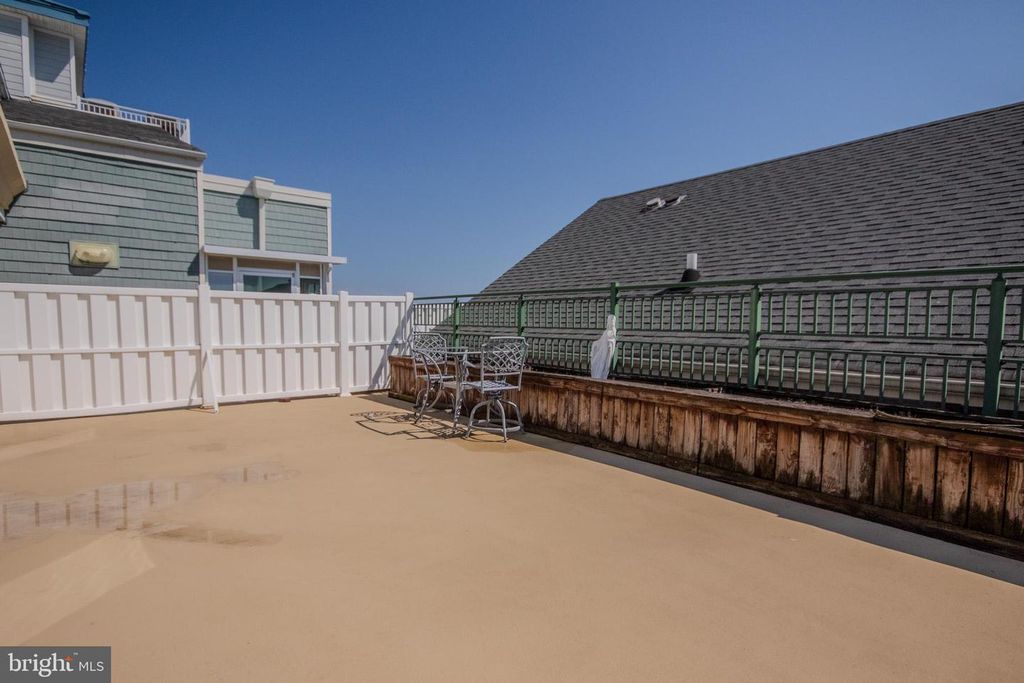 Image 30 of property listing at 1 DOCK ST #402, Crisfield, MD 21817