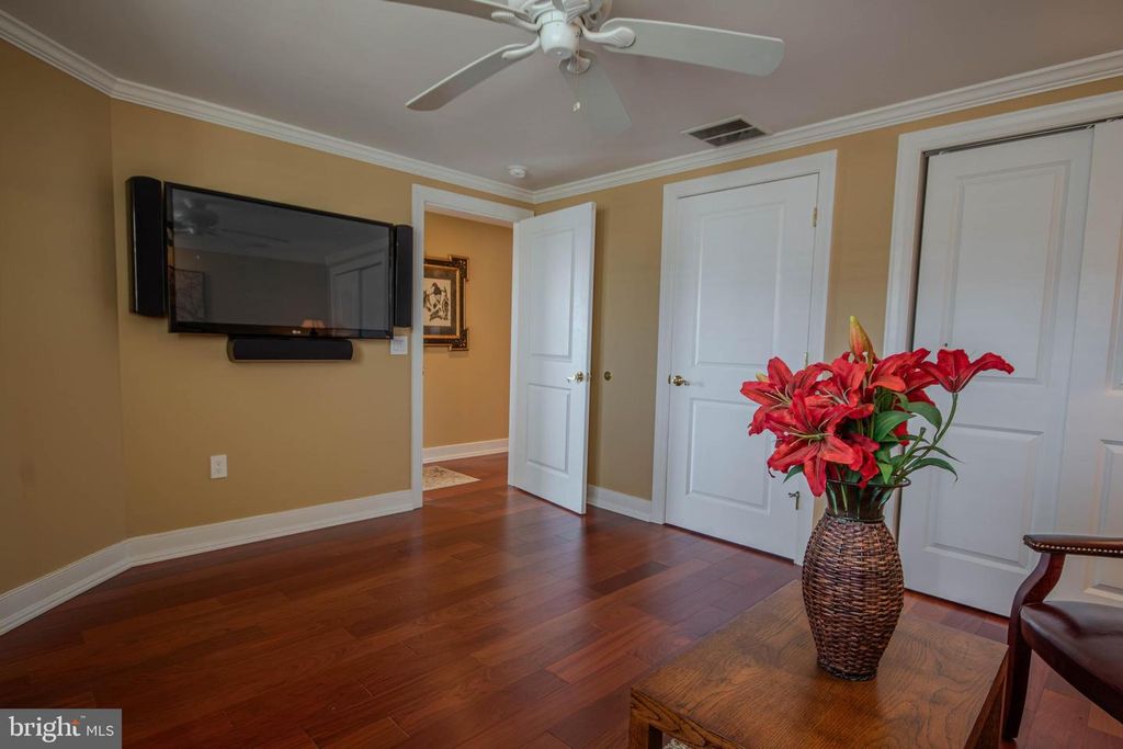 Image 34 of property listing at 1 DOCK ST #402, Crisfield, MD 21817