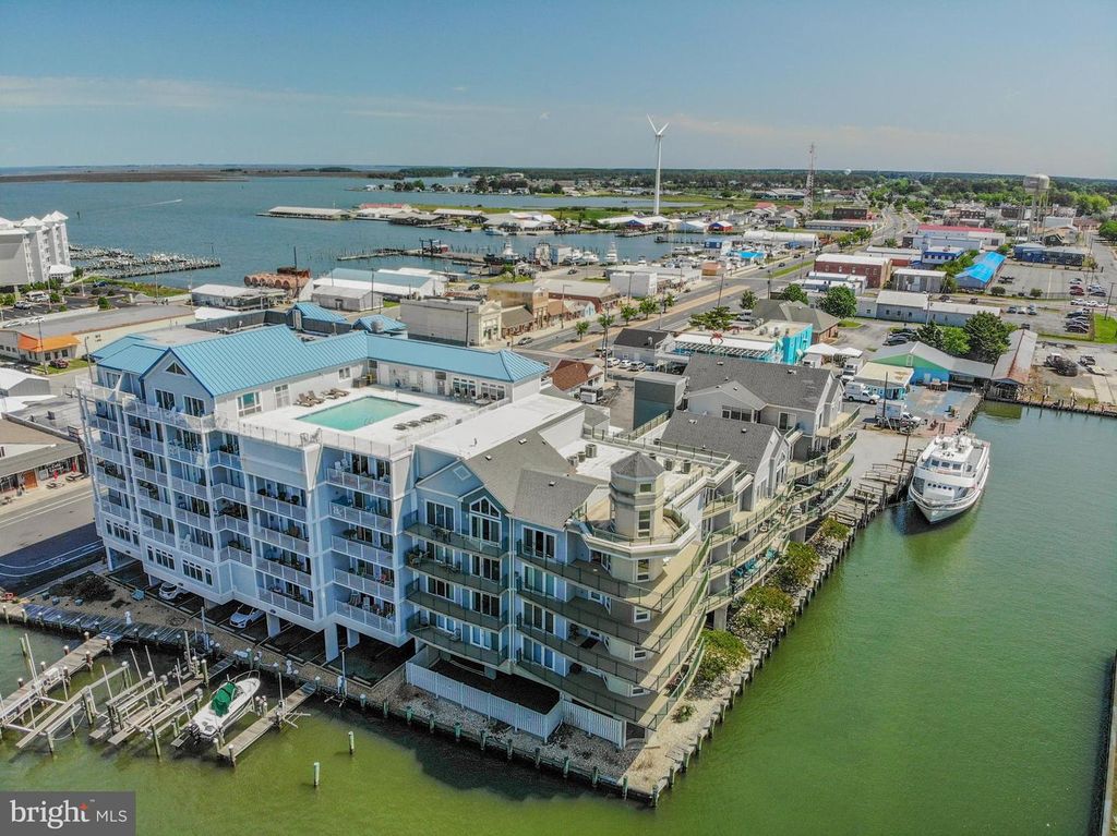 Image 37 of property listing at 1 DOCK ST #402, Crisfield, MD 21817