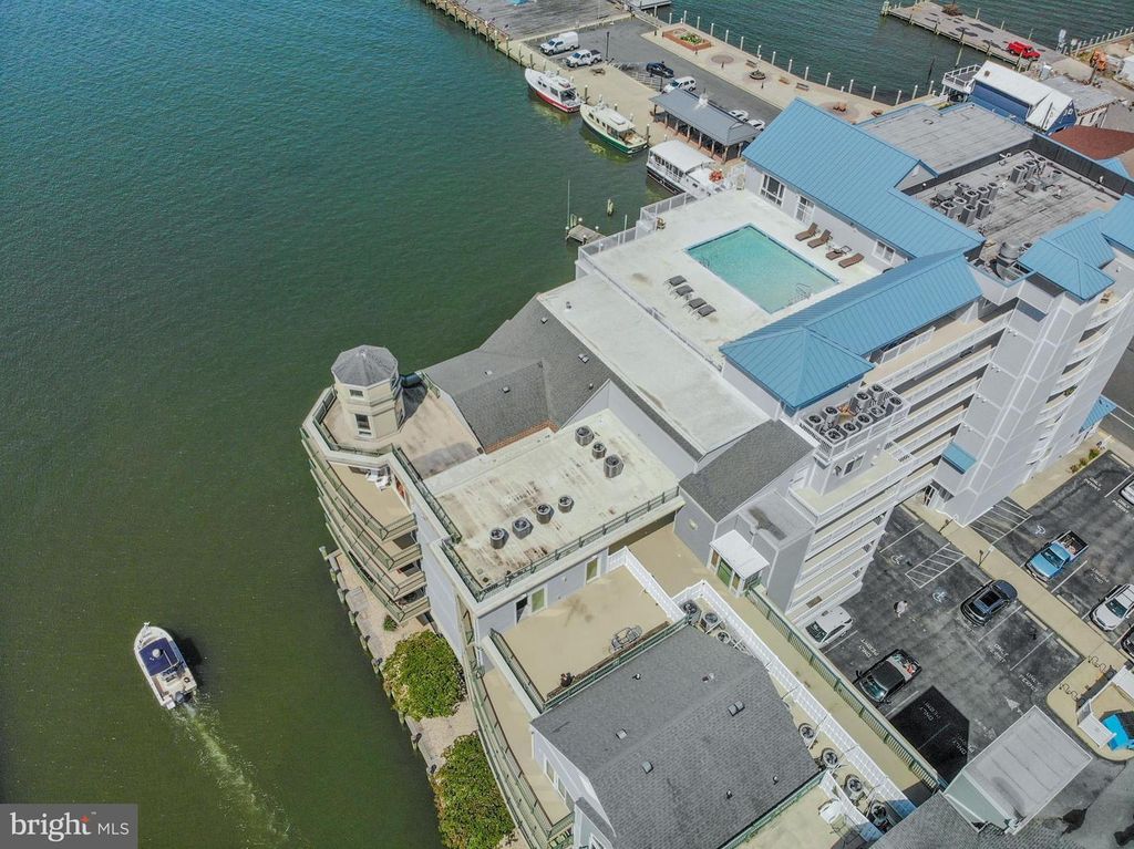 Image 38 of property listing at 1 DOCK ST #402, Crisfield, MD 21817