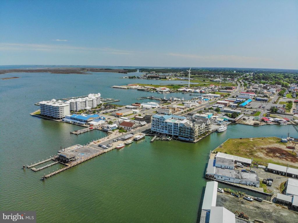 Image 39 of property listing at 1 DOCK ST #402, Crisfield, MD 21817