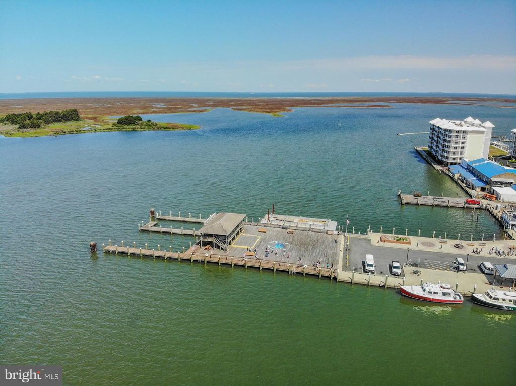 Image 42 of property listing at 1 DOCK ST #402, Crisfield, MD 21817