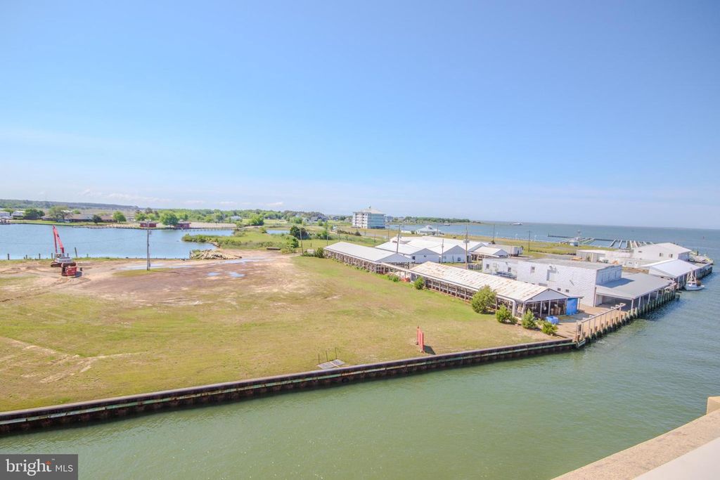 Image 43 of property listing at 1 DOCK ST #402, Crisfield, MD 21817