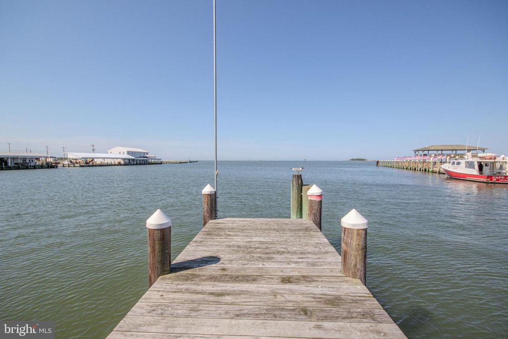 Image 48 of property listing at 1 DOCK ST #402, Crisfield, MD 21817