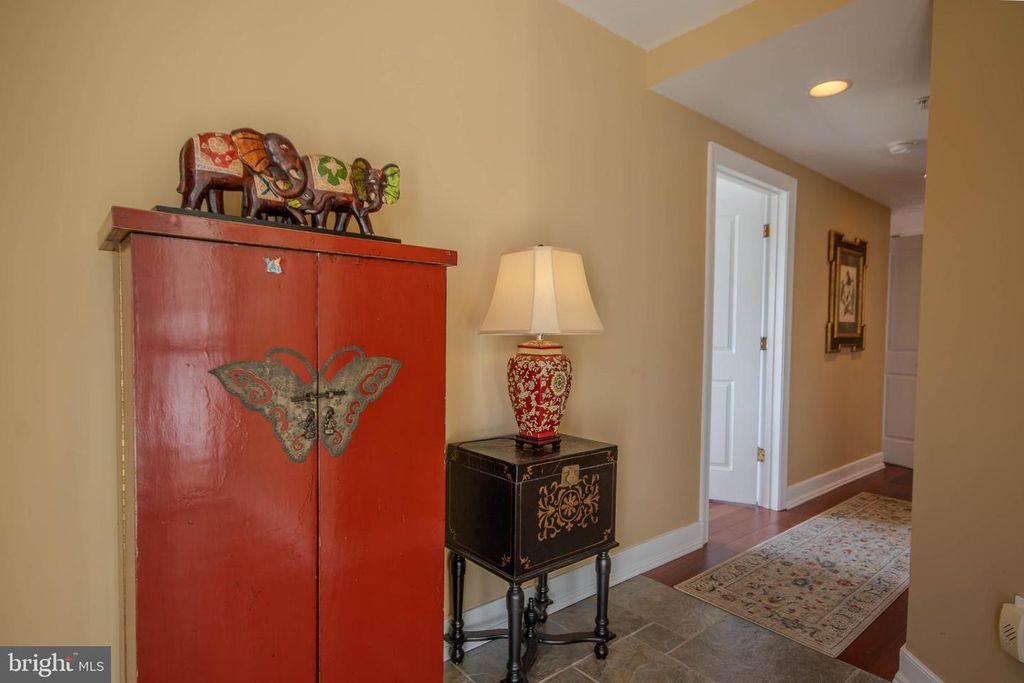 Image 5 of property listing at 1 DOCK ST #402, Crisfield, MD 21817
