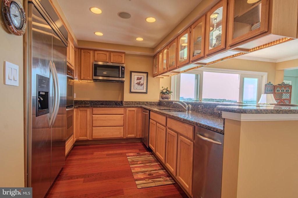 Image 6 of property listing at 1 DOCK ST #402, Crisfield, MD 21817