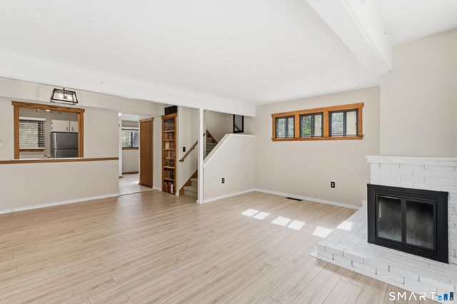 1 Upper Commons 1, Woodbury, CT 06798