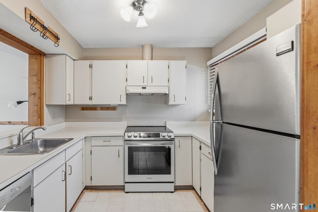 1 Upper Commons 1, Woodbury, CT 06798