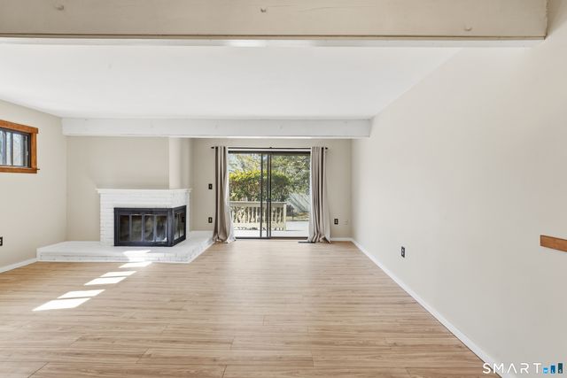 1 Upper Commons 1, Woodbury, CT 06798