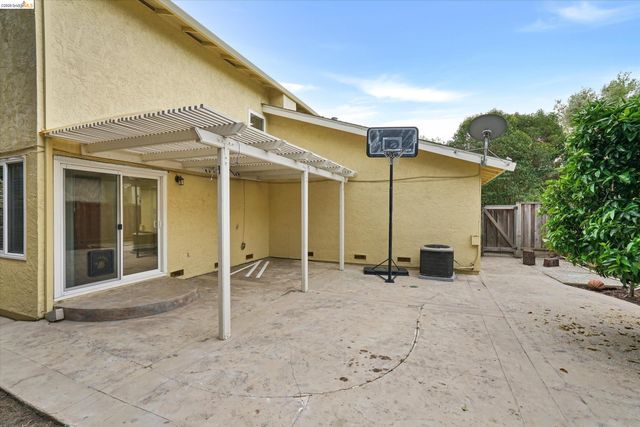 108 Castleton Ct, San Ramon, CA 94583