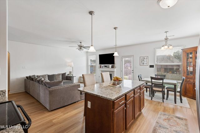 8577 S Trinity Park Drive, Olive Branch, MS 38654