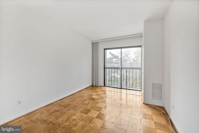 1001 26th St NW Apt 507, Washington, DC 20037