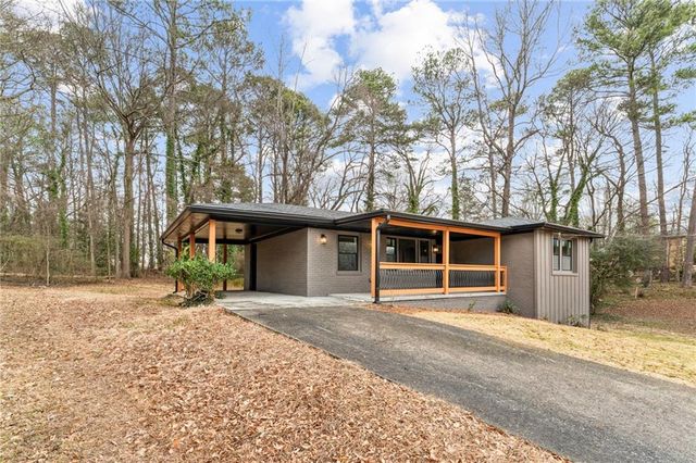 2749 Lincoln NW Court, Atlanta, GA 30318