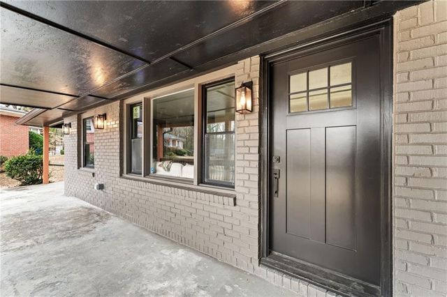 2749 Lincoln NW Court, Atlanta, GA 30318