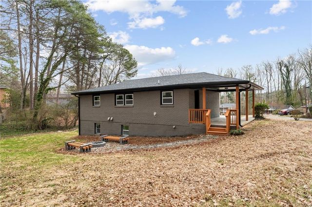 2749 Lincoln NW Court, Atlanta, GA 30318