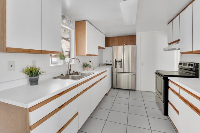 11409 Mahlon Avenue NE, Albuquerque, NM 87112