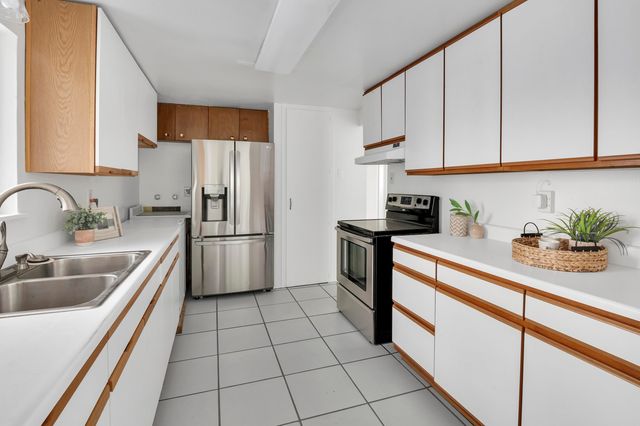 11409 Mahlon Avenue NE, Albuquerque, NM 87112