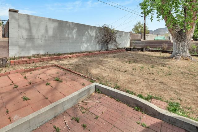 11409 Mahlon Avenue NE, Albuquerque, NM 87112