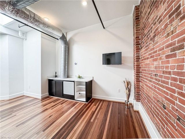 111 W Tazewell St Apt 304, Norfolk, VA 23510
