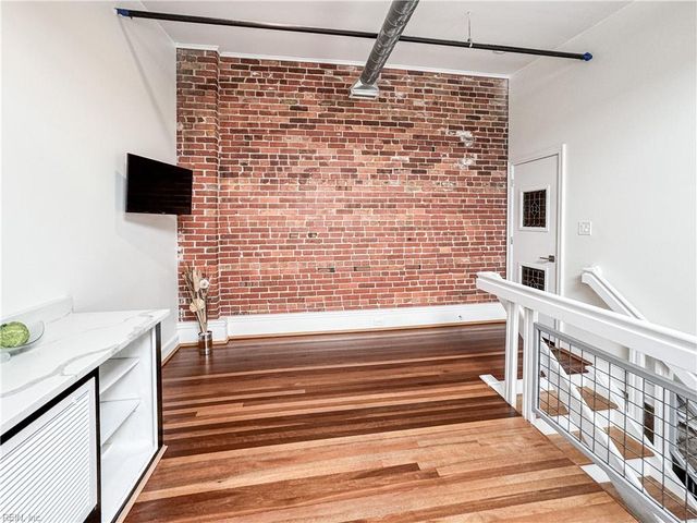 111 W Tazewell St Apt 304, Norfolk, VA 23510