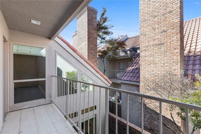 4526 Glenwick Lane, Dallas, TX 75205