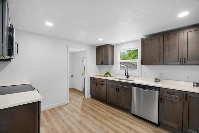 3503 N Dale Rd, Millwood, WA 99212