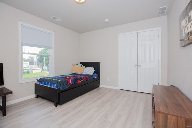 302 E Tennessee Street, Evansville, IN 47711