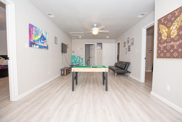 302 E Tennessee Street, Evansville, IN 47711