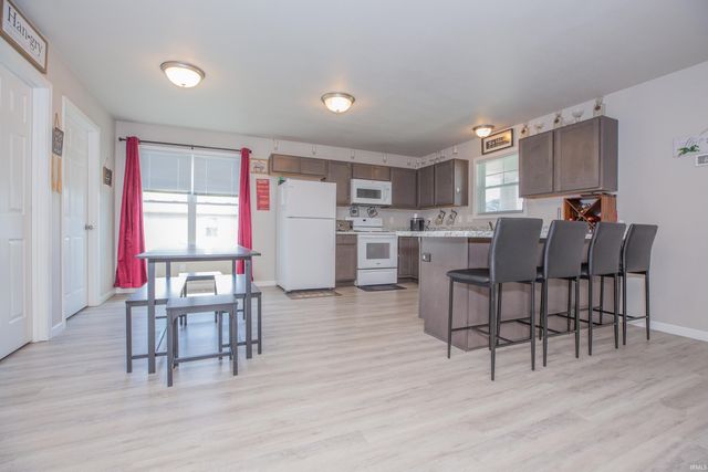 302 E Tennessee Street, Evansville, IN 47711