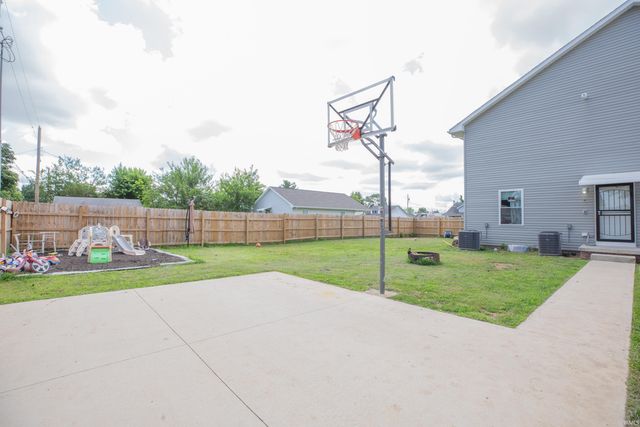 302 E Tennessee Street, Evansville, IN 47711