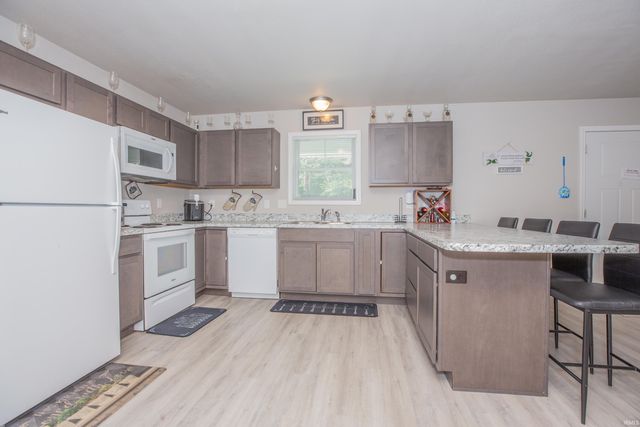 302 E Tennessee Street, Evansville, IN 47711