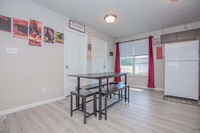 302 E Tennessee Street, Evansville, IN 47711