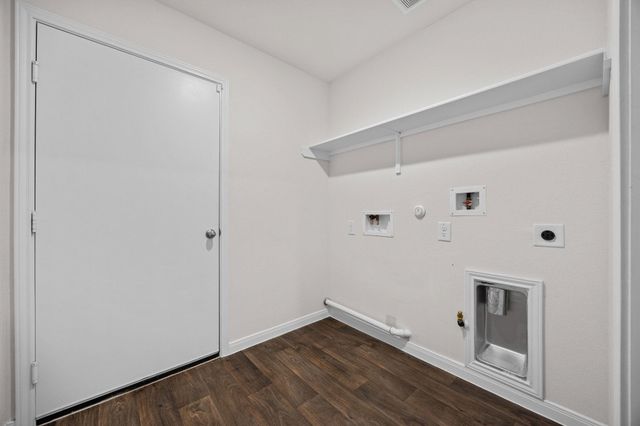 1331 Camden LN, Lockhart, TX 78644