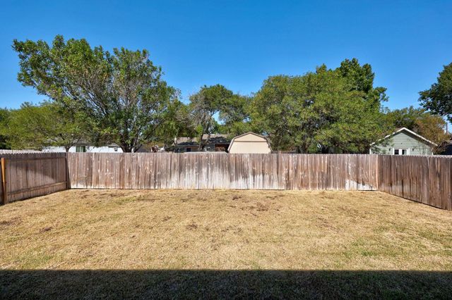 1331 Camden LN, Lockhart, TX 78644