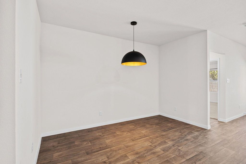 1331 Camden LN, Lockhart, TX 78644