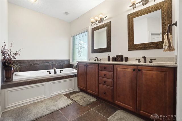 7491 Country Brook Court, Springboro, OH 45066