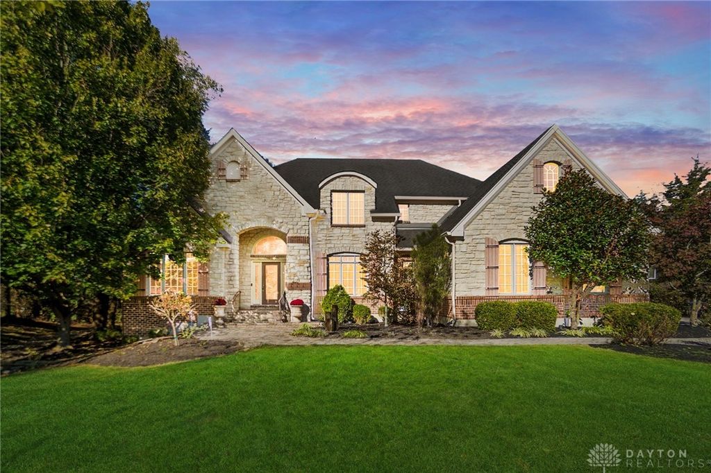 7491 Country Brook Court, Springboro, OH 45066