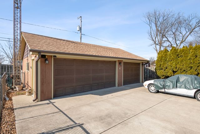 13748 LeClaire Avenue, Crestwood, IL 60418