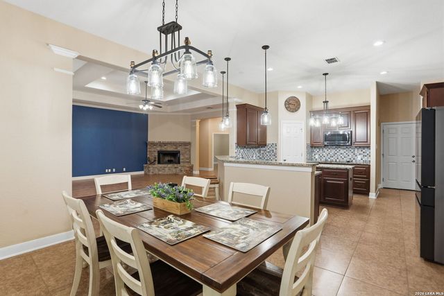 813 County Road 375, San Antonio, TX 78253