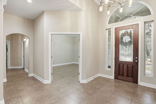 813 County Road 375, San Antonio, TX 78253