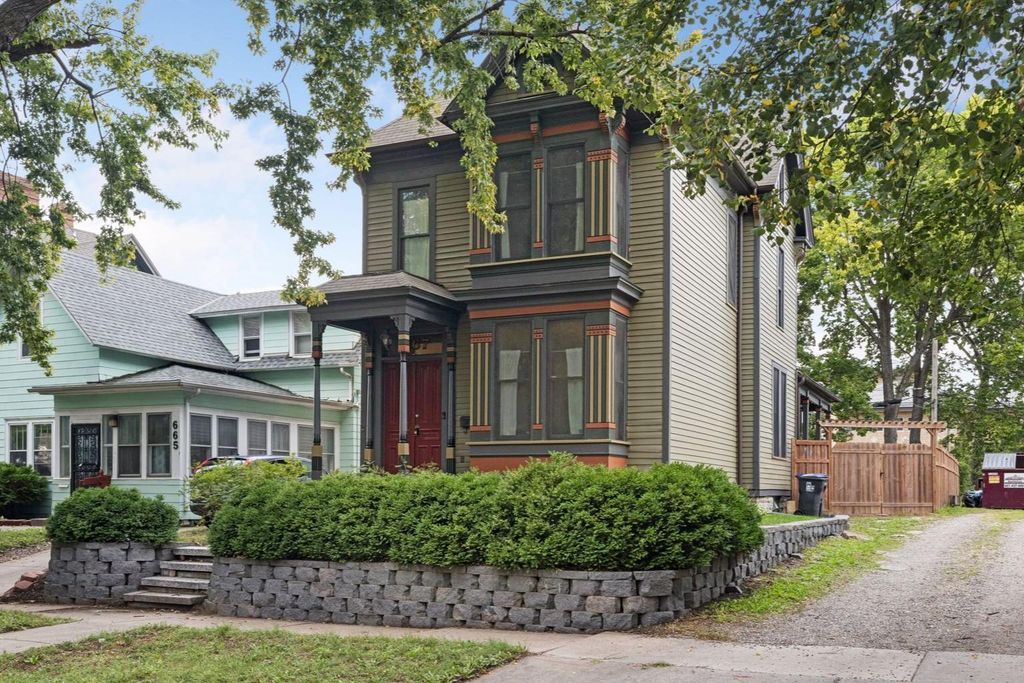 667 5th Street E, Saint Paul, MN 55106 — exterior