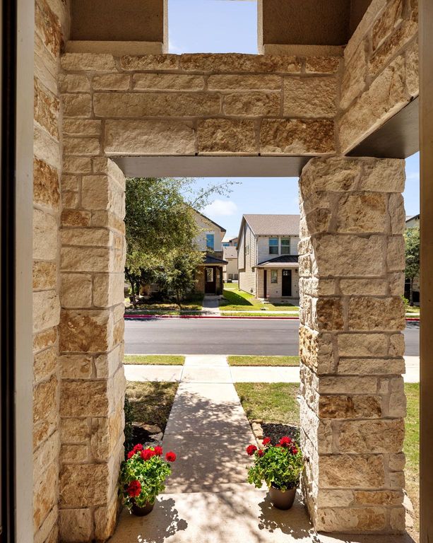 126 Buckthorn DR, Dripping Springs, TX 78620