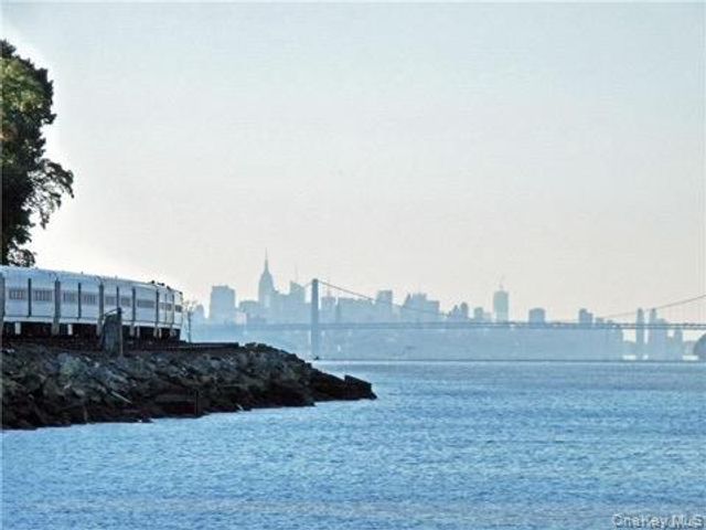 21 Kent Avenue, Hastings-on-hudson, NY 10706