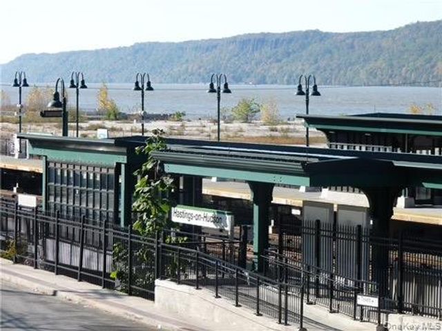 21 Kent Avenue, Hastings-on-hudson, NY 10706