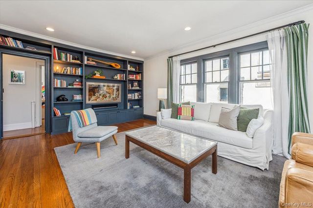 21 Kent Avenue, Hastings-on-hudson, NY 10706